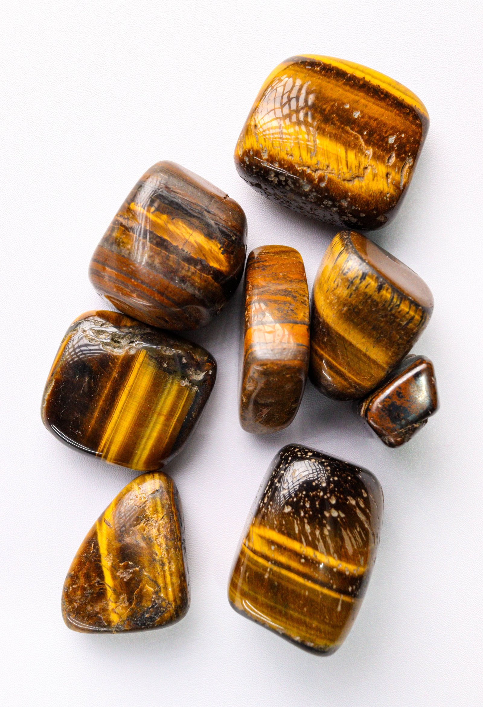 Œil-de-tigre, quartz chatoyant brun-doré
