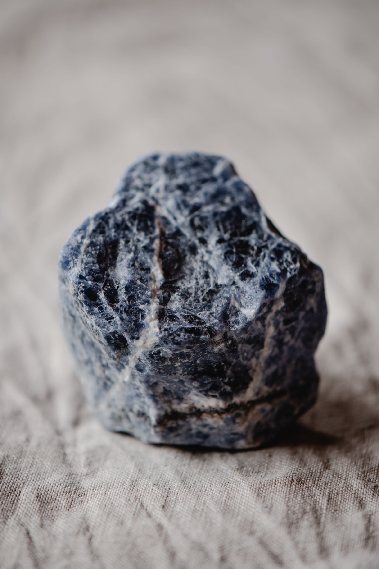 Sodalite, bleu veiné de blanc