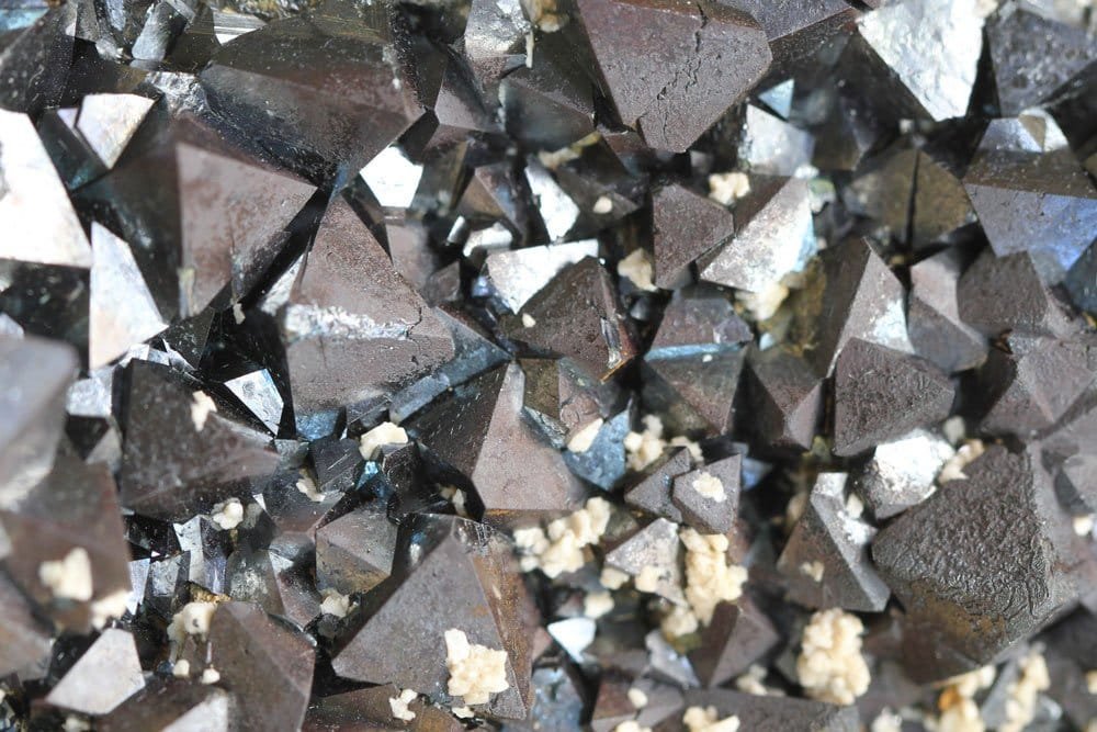 Magnétite, octaèdres noirs