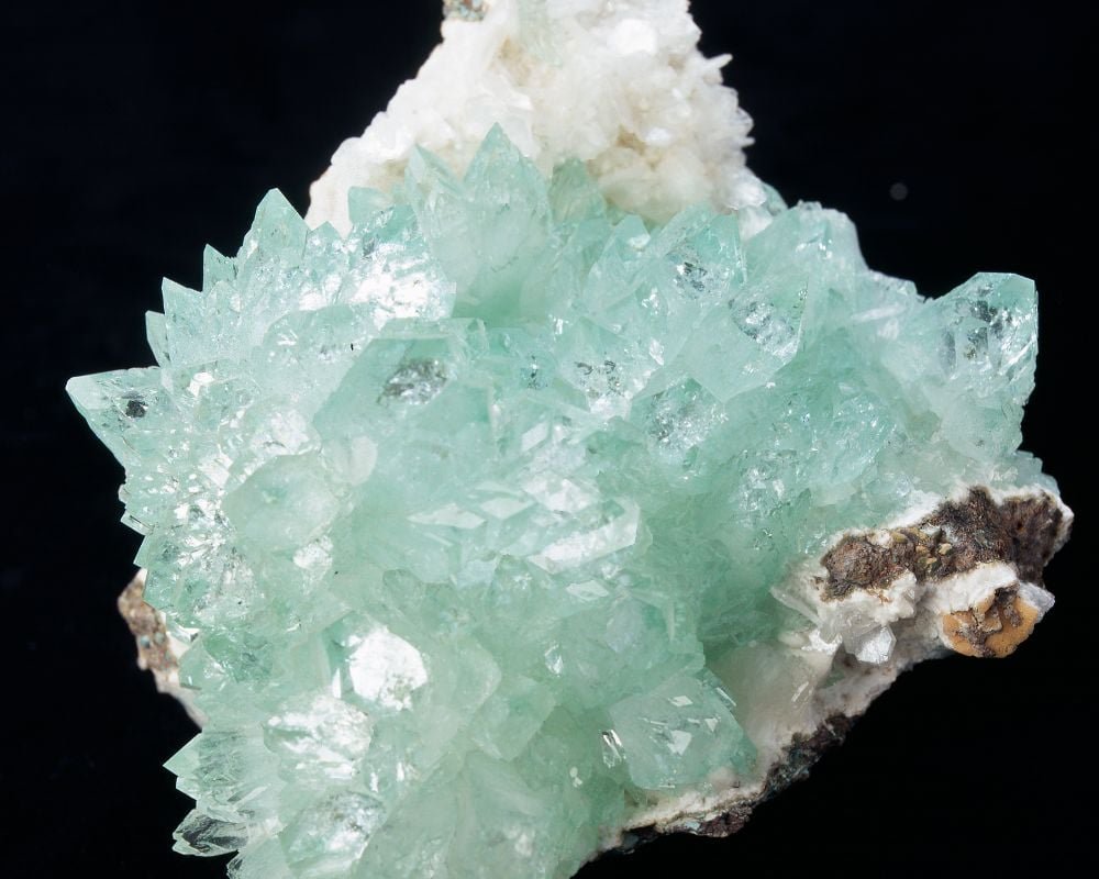 Apophyllite verte, cristaux prismatiques