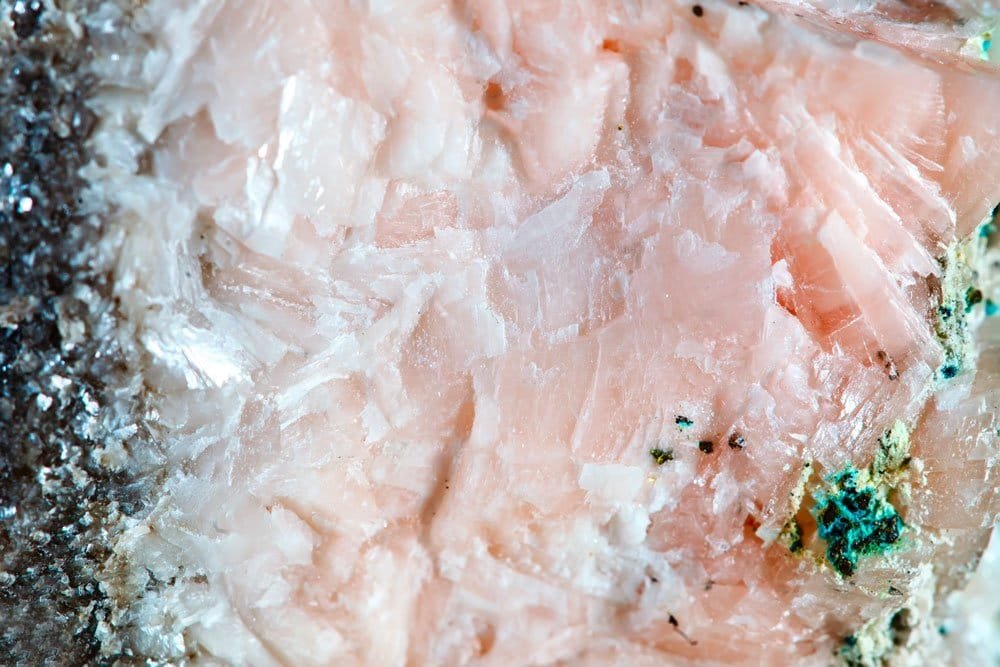 Dolomite, rhomboèdres nacrés