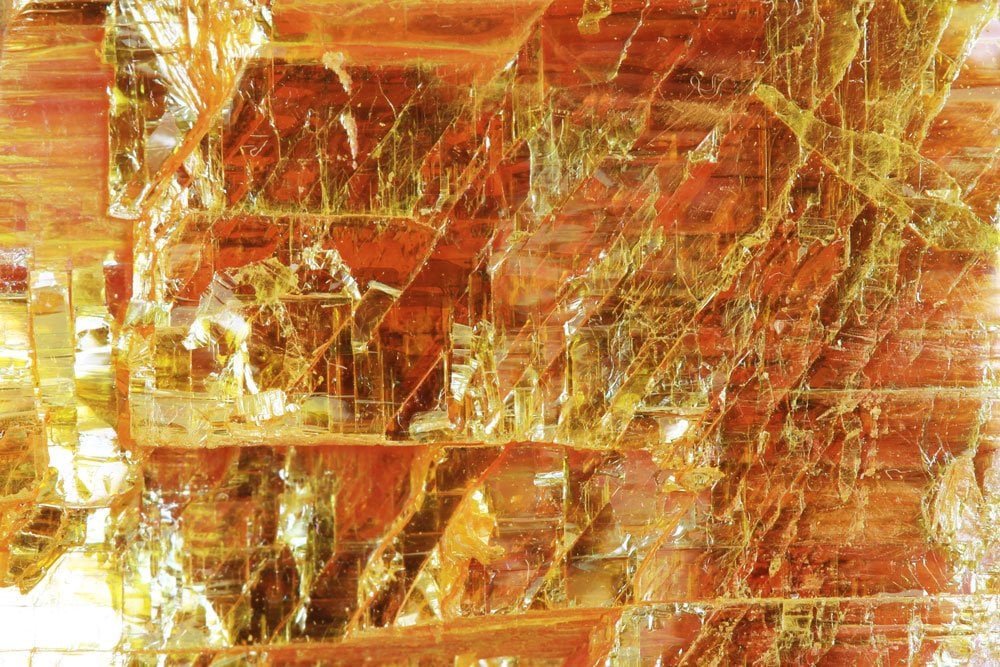 Orpiment jaune doré en lamelles