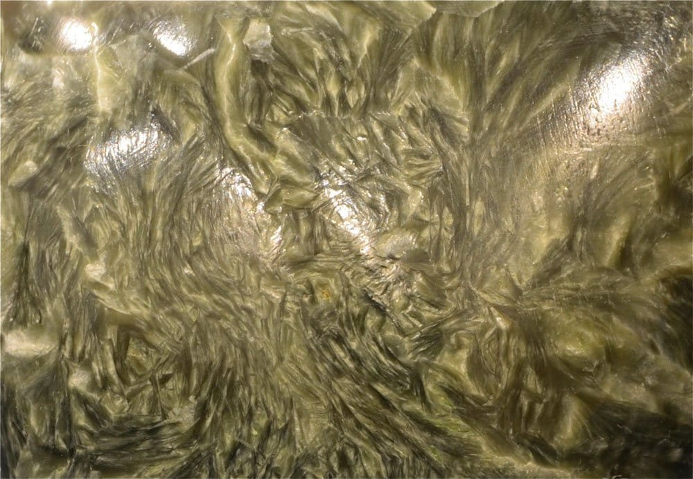 Séraphinite, vert aux fibres argentées