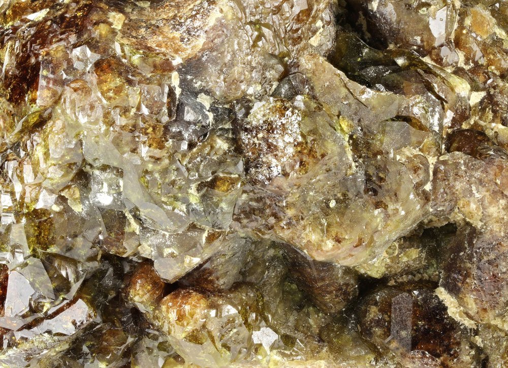 Vésuvianite, prismes vert-brun
