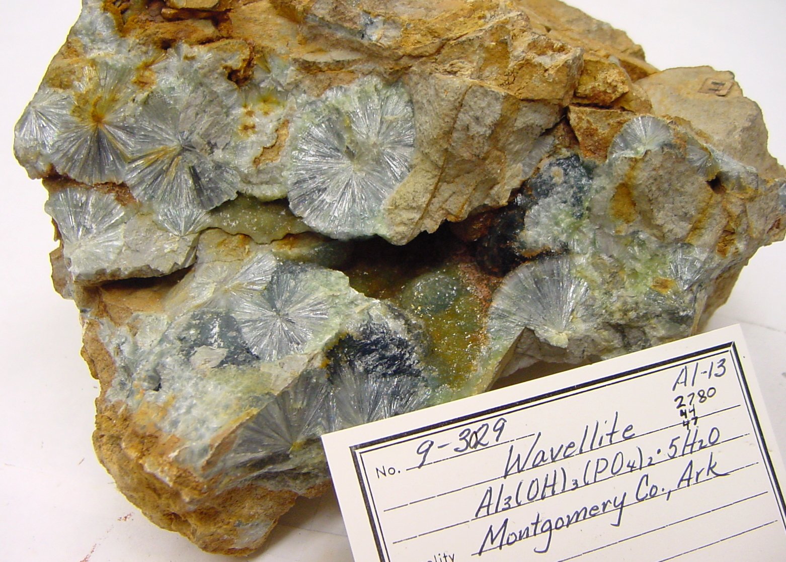 Wavellite, sph&eacute;rules vertes rayonnantes