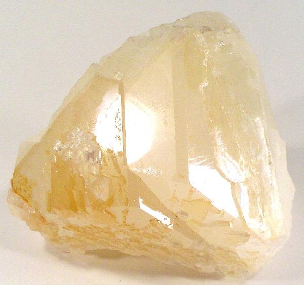 Colemanite, cristal jaune ambré vitreux de borate de calcium hydraté